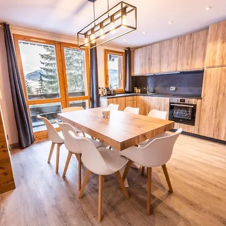 Superbe Vue, Acces Skis Aux Pieds, Tres Agreable Apartment