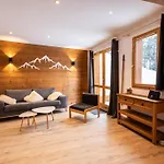 Superbe Vue, Accès Skis Aux Pieds, Très Courchevel